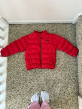 The North Face Boys 550 Down Puffer Jacket Size XS (6)